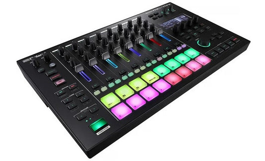 Roland MC-707 GROOVEBOX