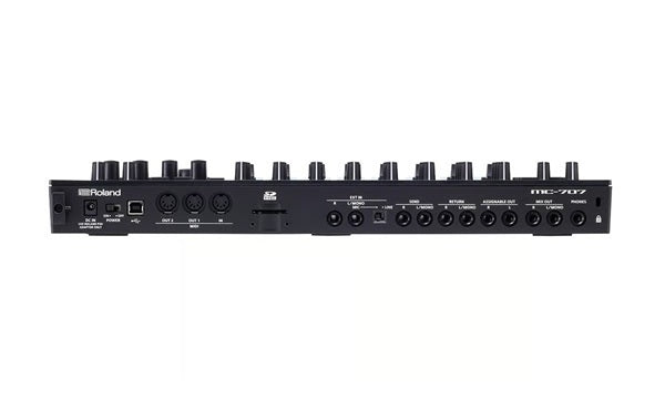 Roland MC-707 GROOVEBOX